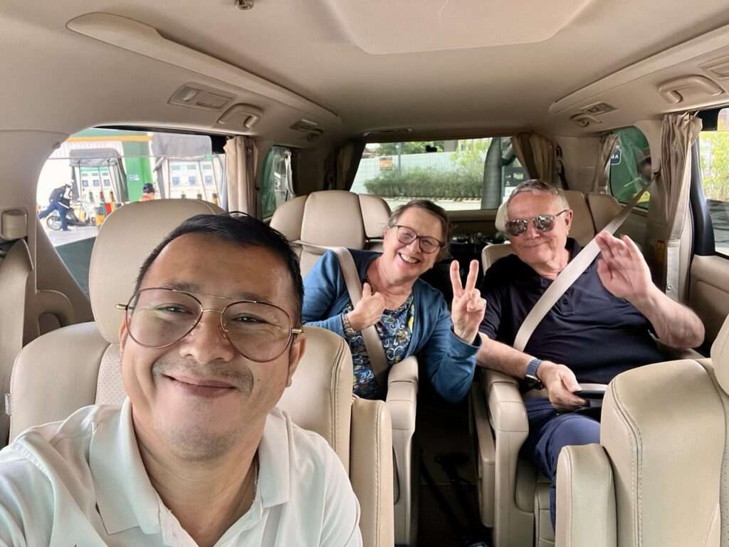 John-SAI Airport Transfer,